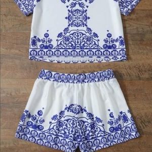 Greek print crop set t and shorts